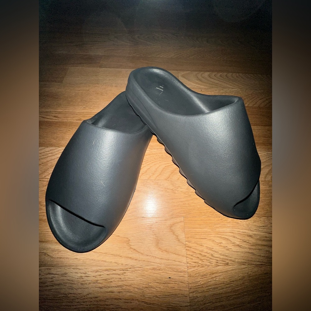 Yeezy Slide Onyx